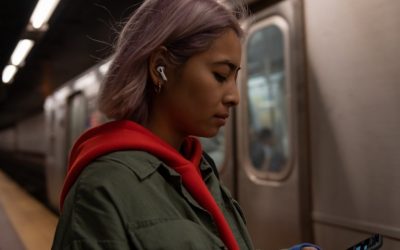 Students Are Swapping AirPods So That They Can Talk To Each Other In Class